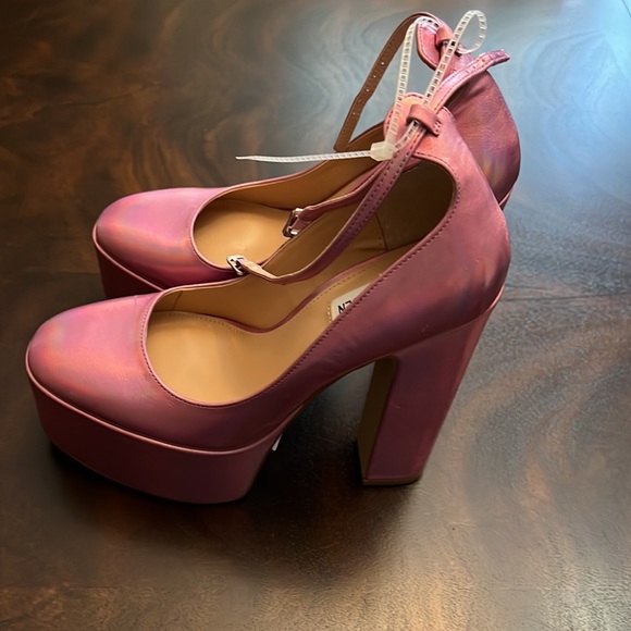 Steve Madden Skyrise Platform Dress Shoe. - Picture 9 of 15
